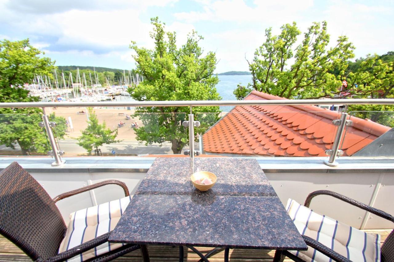 Hafennahe Penthousewohnung Mit Meerblick - Hafenresidenz Lauterbach Fewo 2-7 Exterior photo