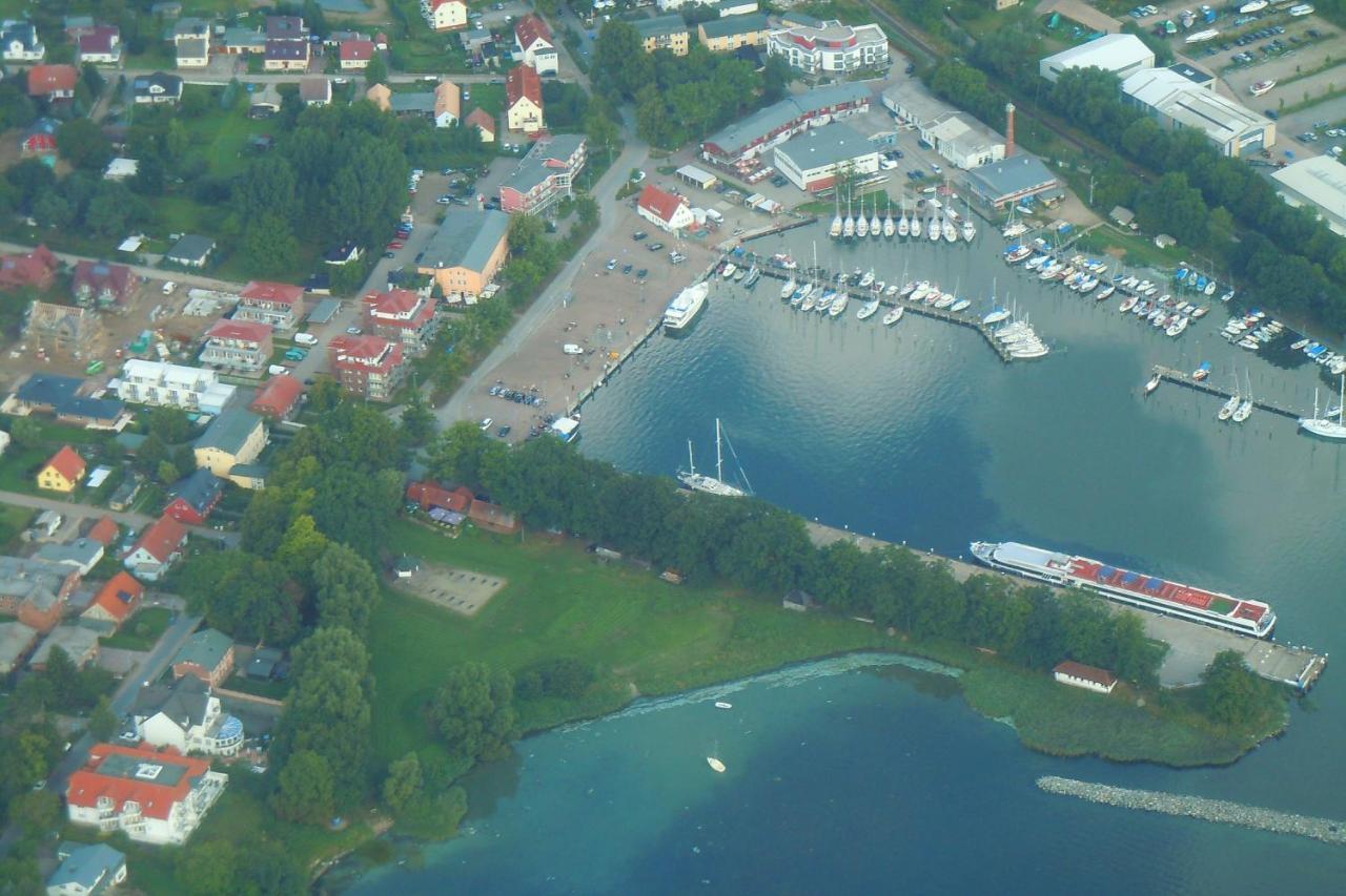 Hafennahe Penthousewohnung Mit Meerblick - Hafenresidenz Lauterbach Fewo 2-7 Exterior photo